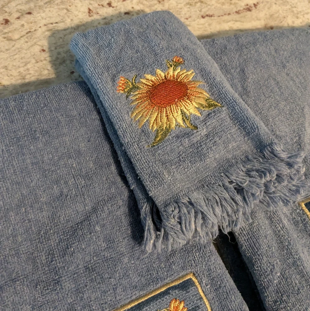 Sunflower Embroidered Vintage Avanti 100% Cotton Towel Set Blue 3 Pieces Fringe